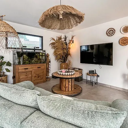 Ferienhaus Cozy In Saint-cesaire-de-gauzi *